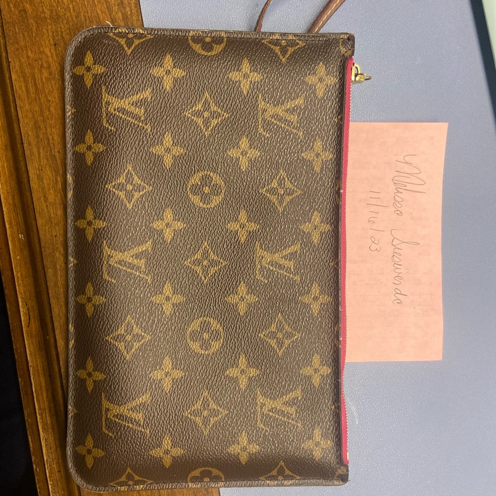 Authentic LV Pouchette in excellent condition